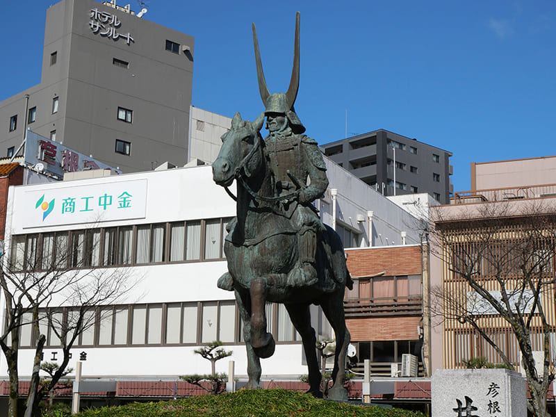 井伊直政公像