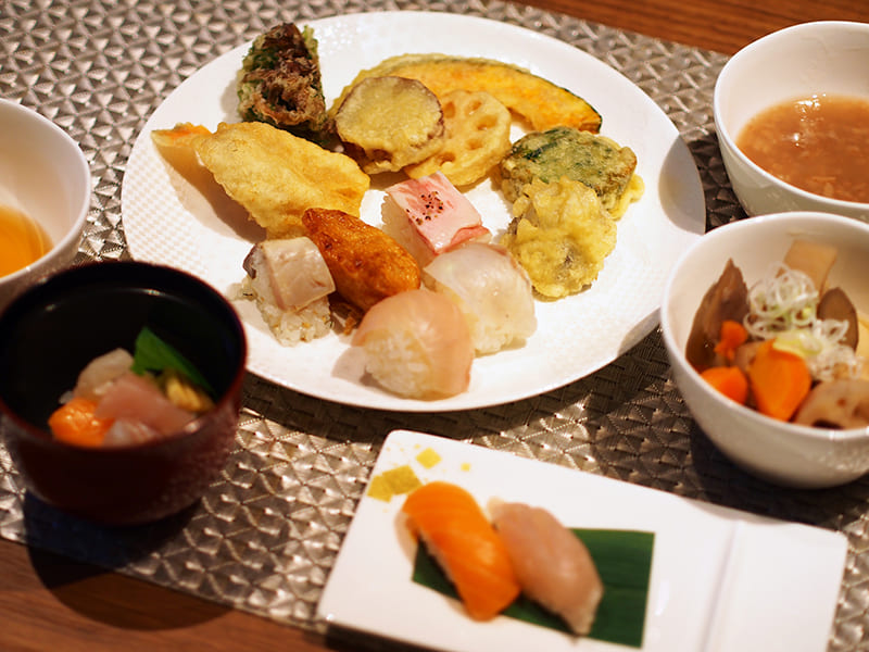 朝食ビュッフェの一部