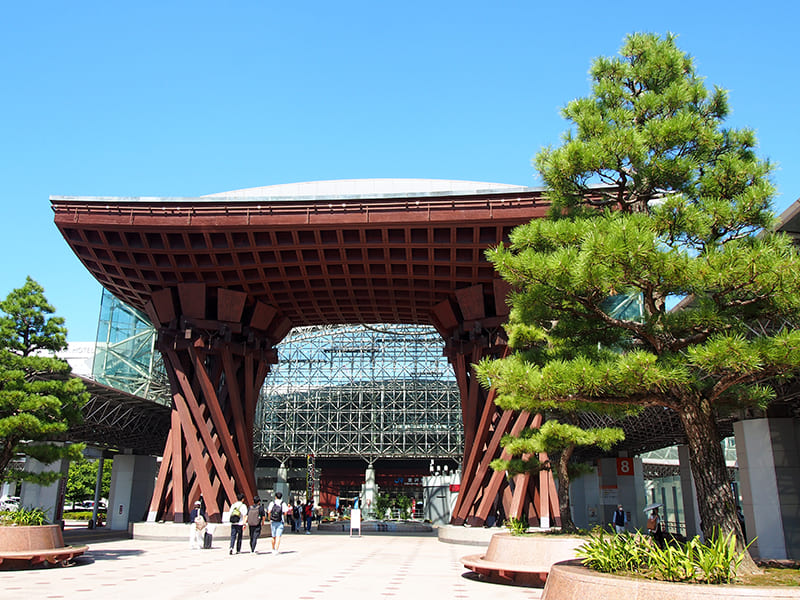 金沢駅　鼓門