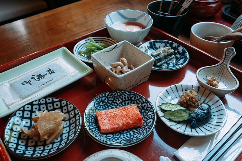 朝食