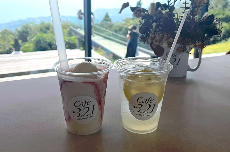 “MISORA”ヨーグルトフラッペ（ストロベリー）と日向夏ソーダ