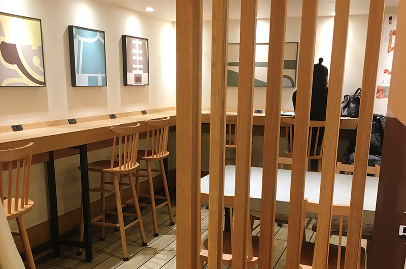 デイジイ東京の店内