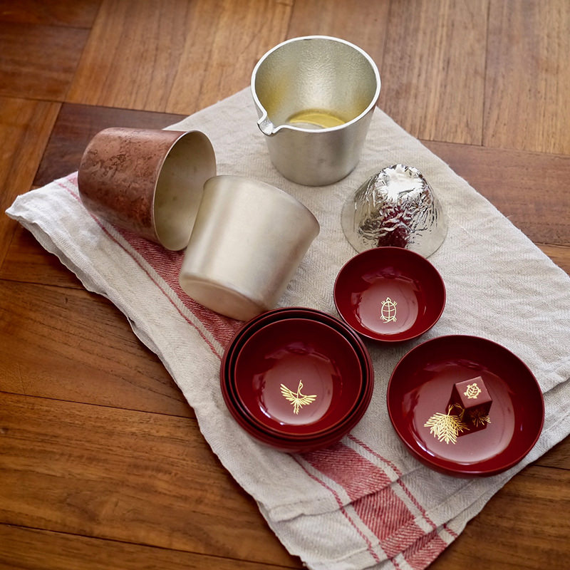 割れにくい素材でできた酒器