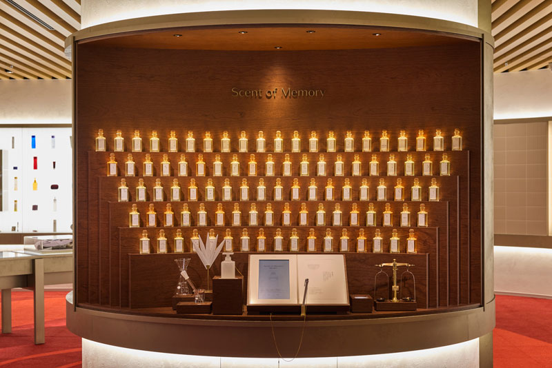 Shiseido Beauty Parkの「記憶の調香台」（写真提供：株式会社資生堂）。