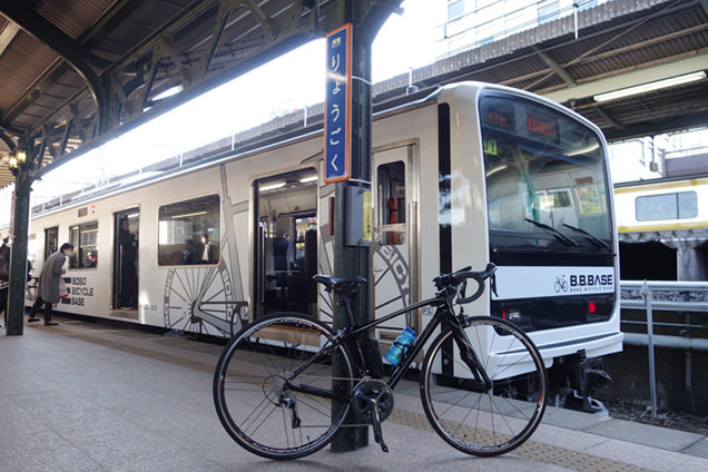 B.B.BASE ロードバイクと車両