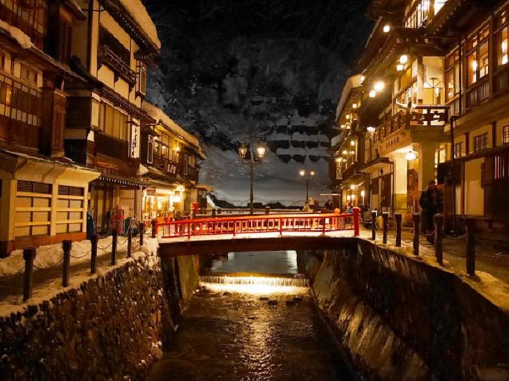 銀山温泉