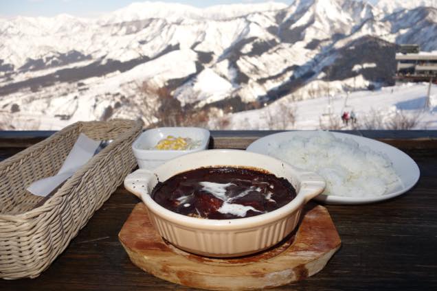 絶景を見ながらの洋食