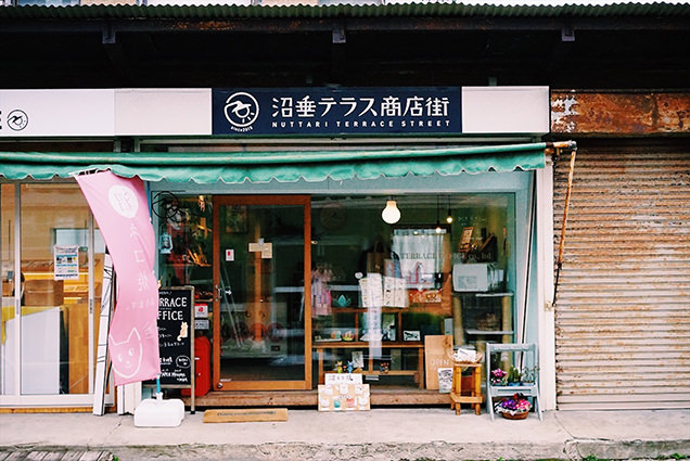 沼垂テラス商店街の様子