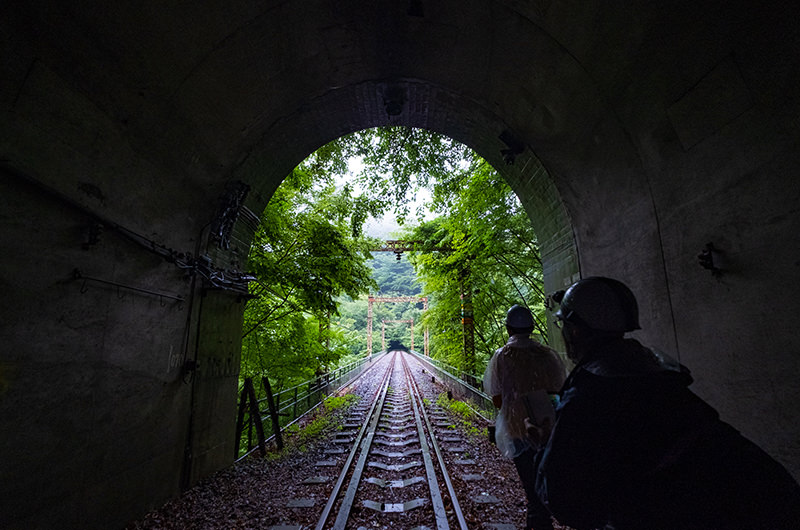 廃線ウォークのすすめ。群馬と長野を結ぶ信越本線の線路を歩く