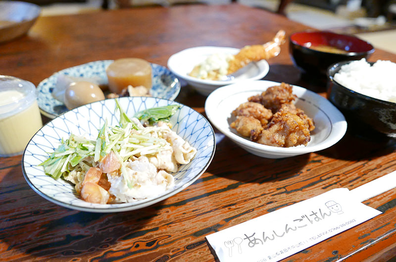 古民家を改装した総菜レストラン「あんしんごはん」。