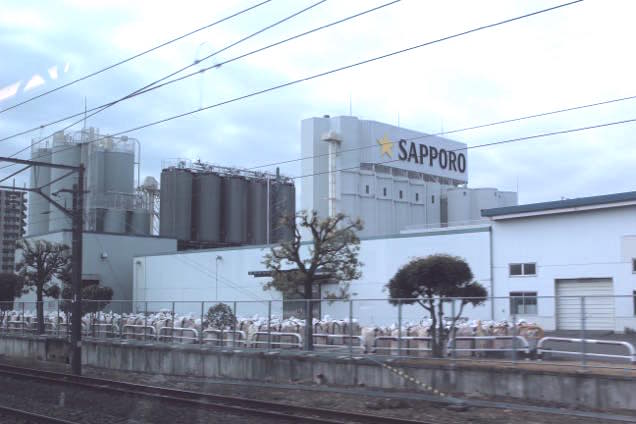 車窓から見えるサッポロビール仙台工場