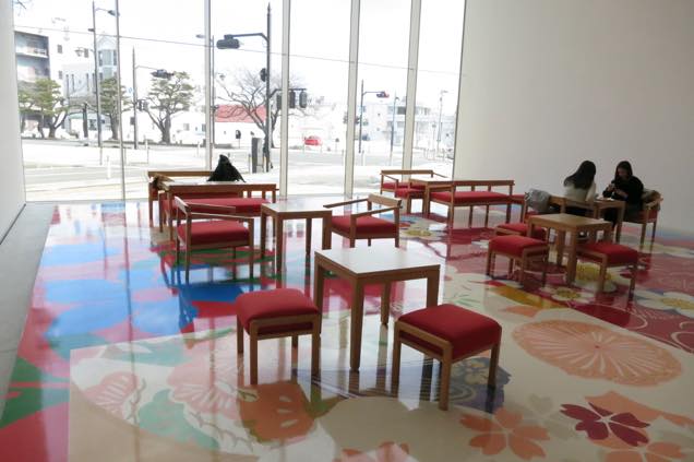 カフェ「cube」