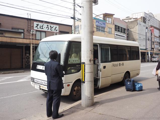 宿送迎バス
