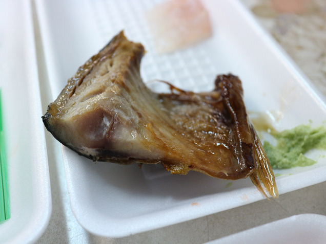 陸奥湊駅前朝市　焼き魚