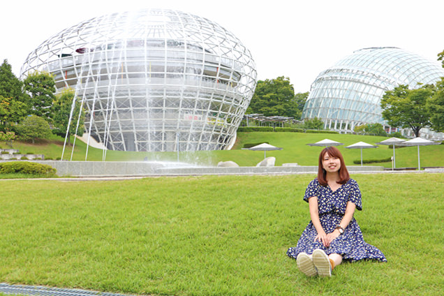 景色を眺めながら、芝生に座ってのんびりするのも◎