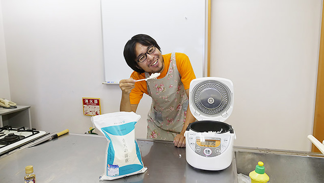 県民福祉プラザ　調理室　炊飯器