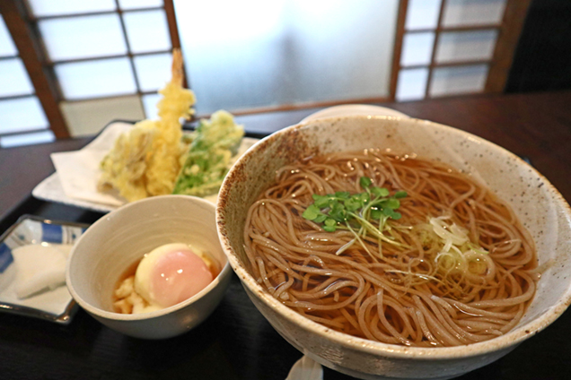 やなぎや　天ぷらとかけそばのセット