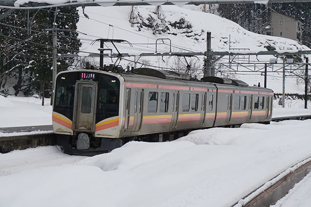 E129系・普通列車長岡行、JR上越線・越後川口駅
