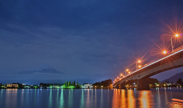 河口湖大橋の夜景