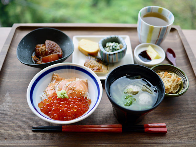 朝食