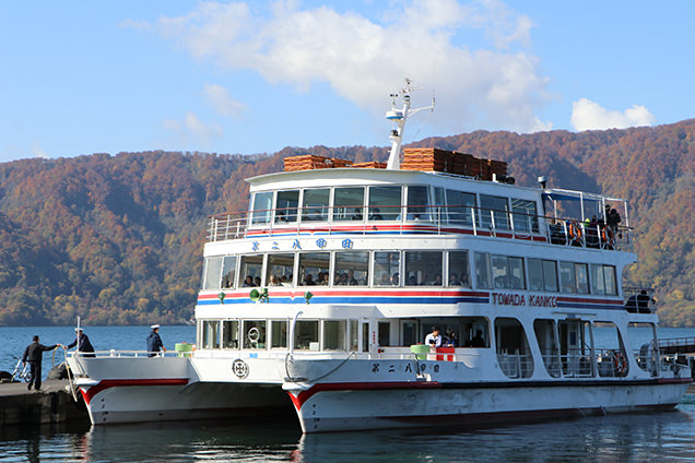 article_img_18112701_18 十和田湖遊覧船