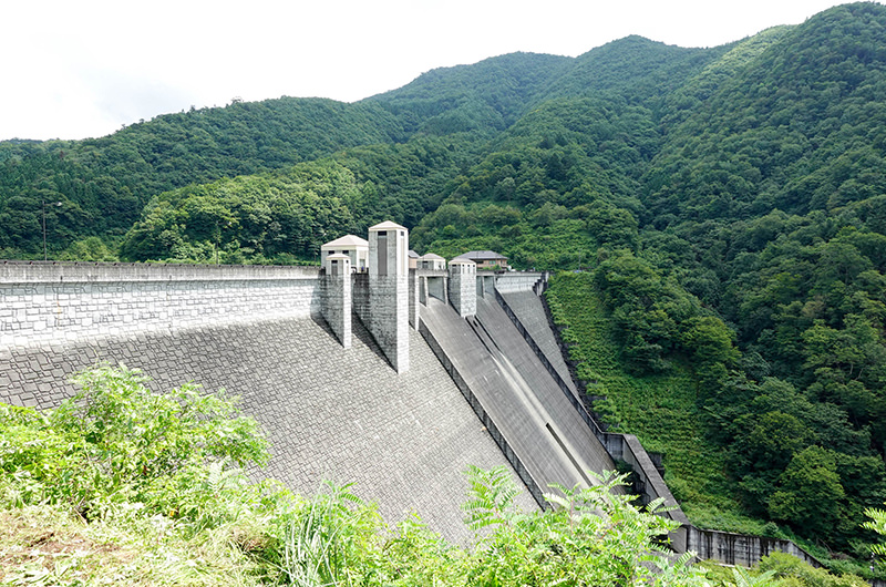 四万川ダム