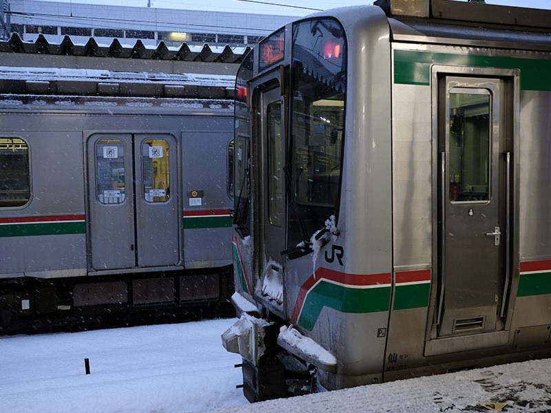 福島駅 線路に積もる雪