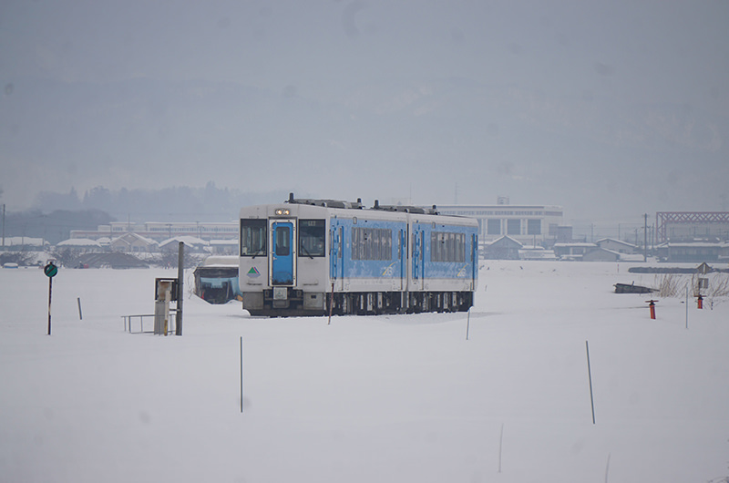 雪原を走る左沢線