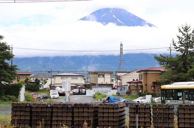 河口湖駅から望む富士山