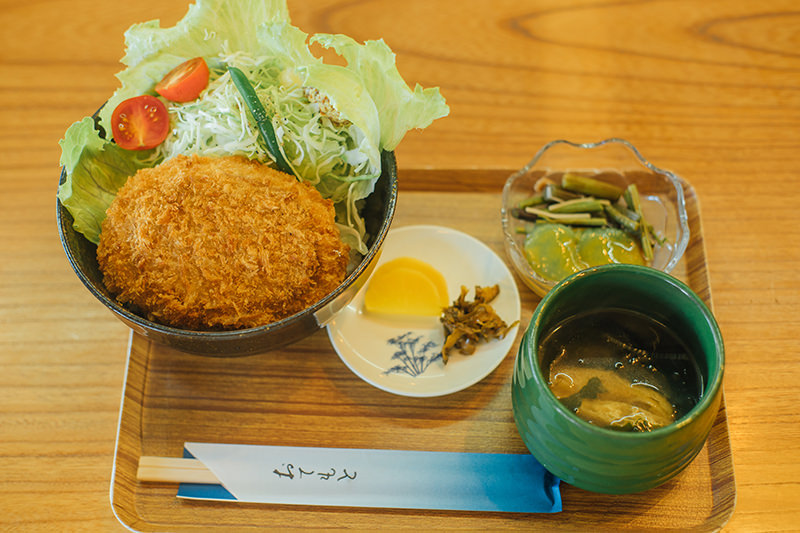 メンコロ丼セット