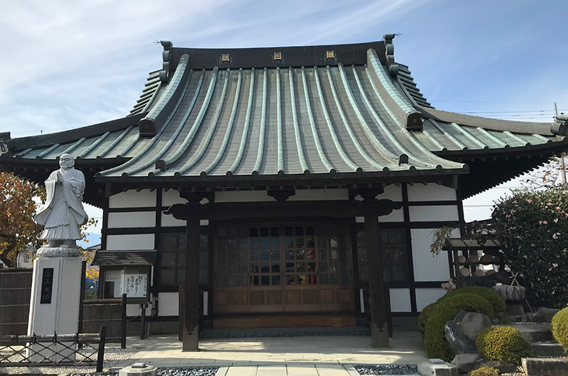 常在寺　境内