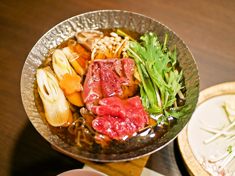 山形牛モモ肉のすき焼き