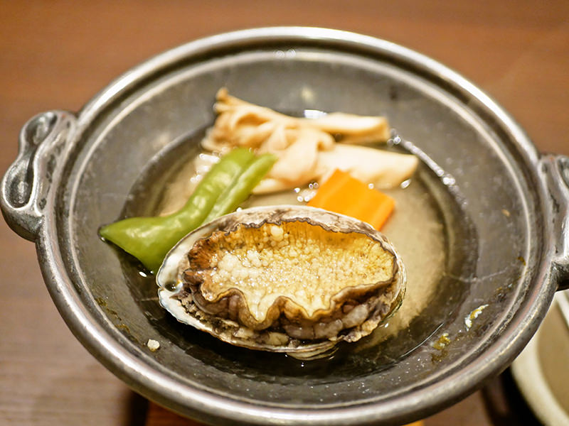 活アワビの踊り焼き