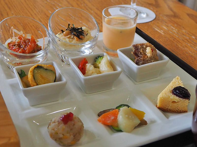 田子ガーリックステーキごはん　前菜