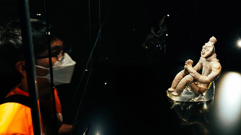 合掌土偶　筆者