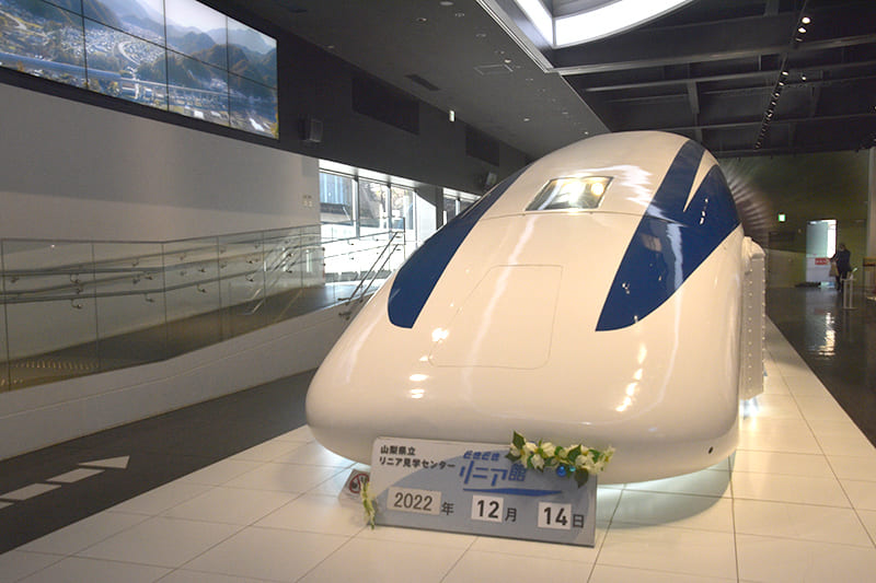 試験車両　実物展示