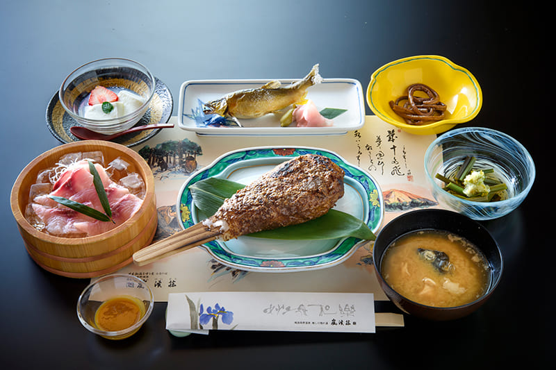 ひこぜん定食（写真提供：嵐渓荘）