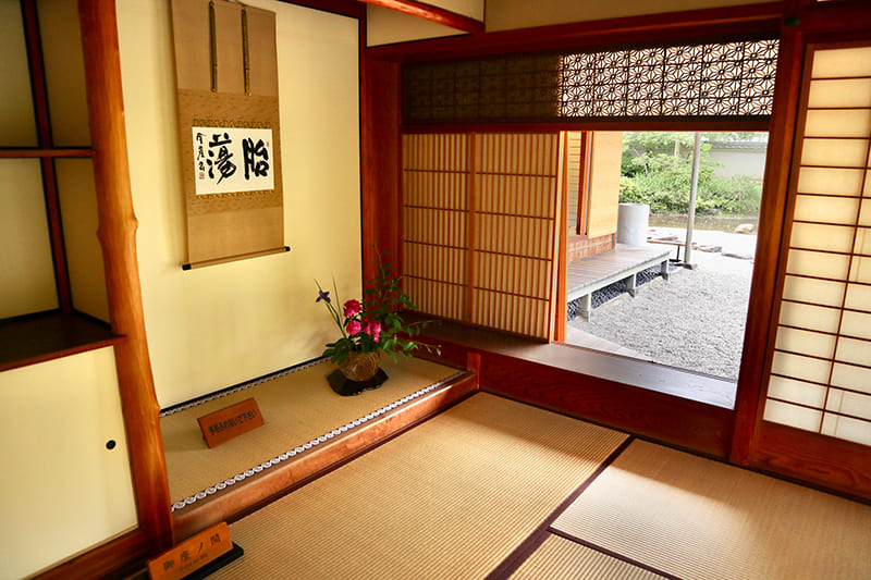 御座ノ間