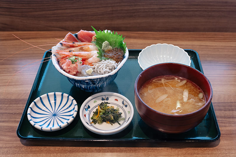 漁亭 浜や　かわまちてらす丼
