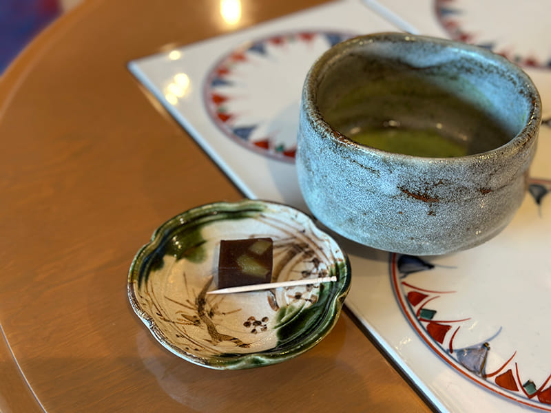 自家製季節の羊かんと抹茶