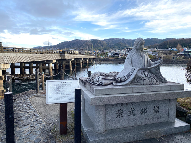 紫式部像