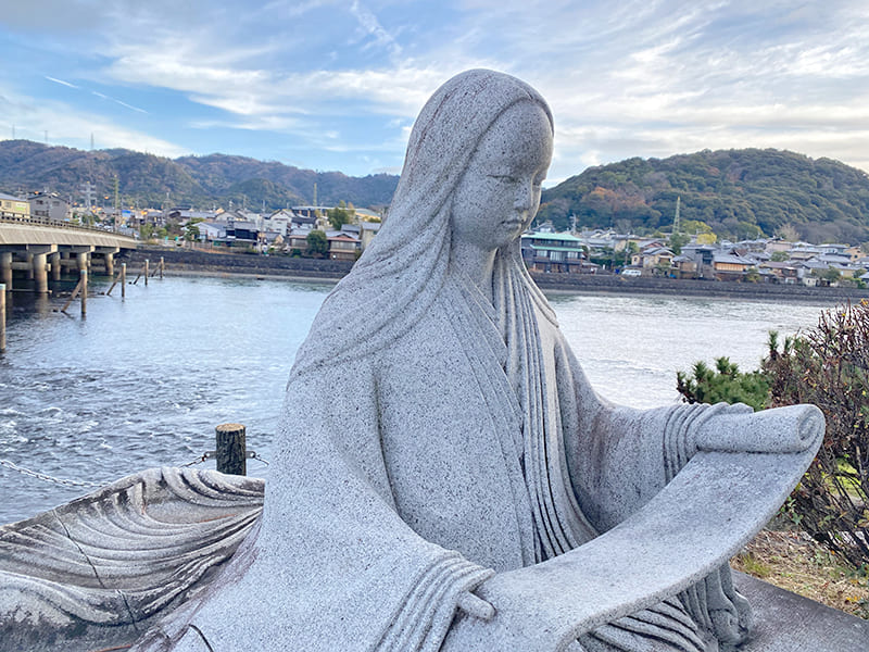紫式部像