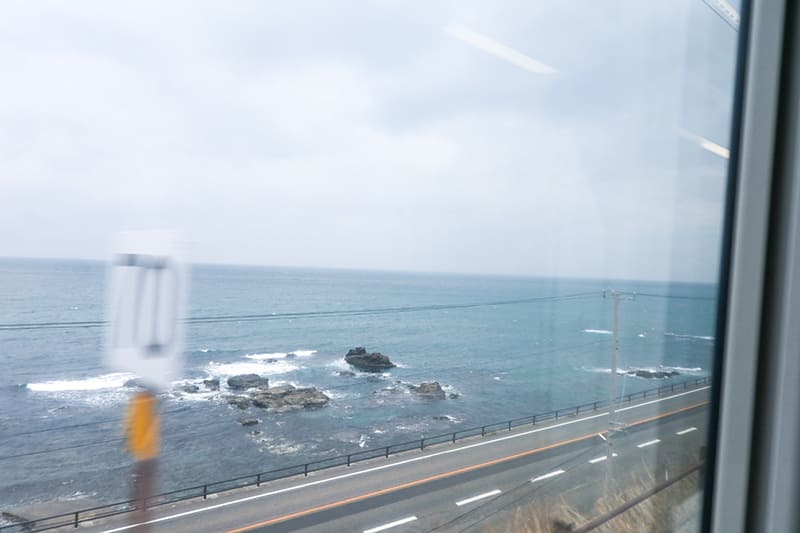 特急いなほ　車窓　あつみ温泉駅から鶴岡駅の間