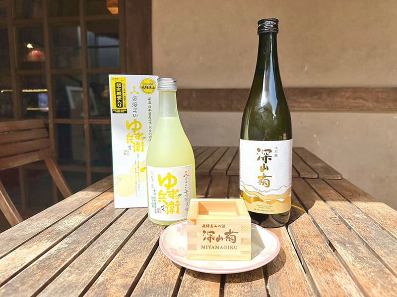 ゆず酒 ゆず兵衛（写真左）　大吟醸 深山菊（写真右）