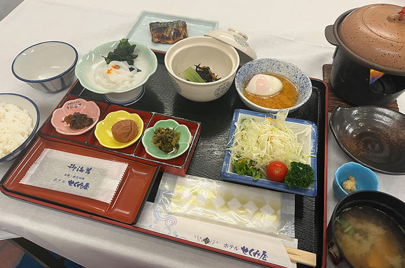 朝食