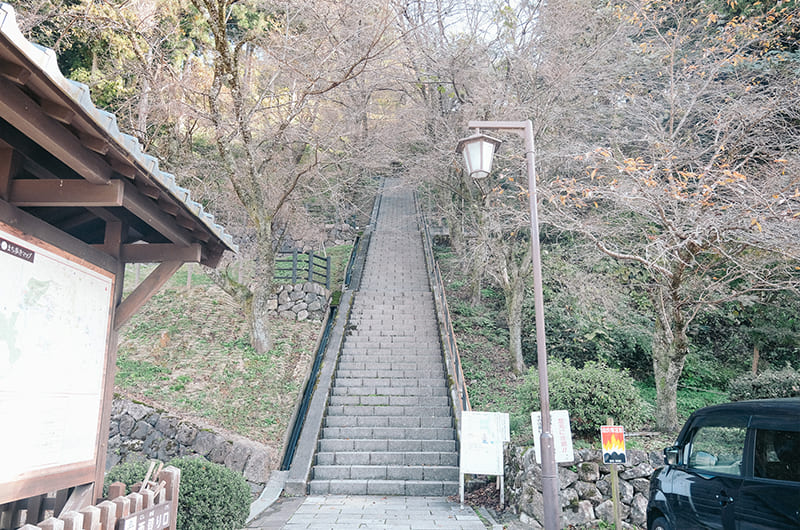 越前大野城へ向かう階段