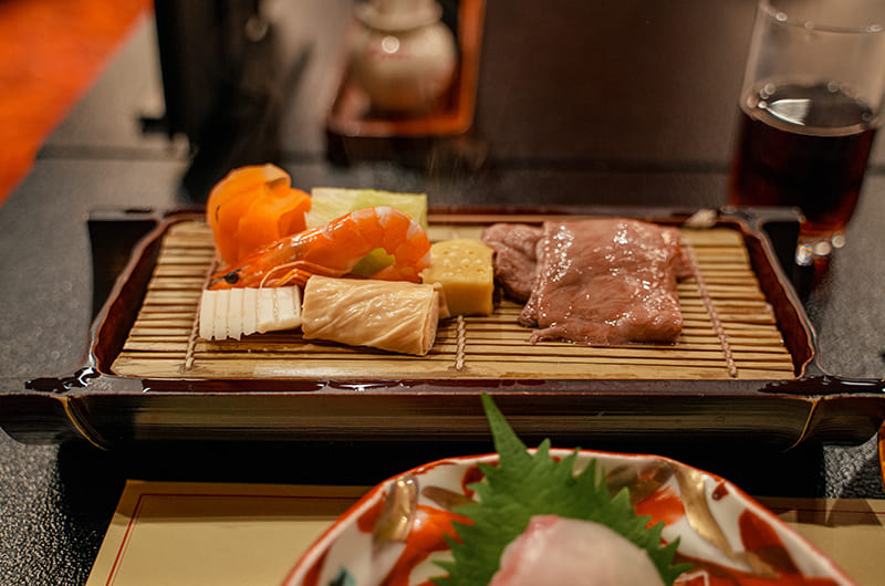 黒毛和牛竹蒸し