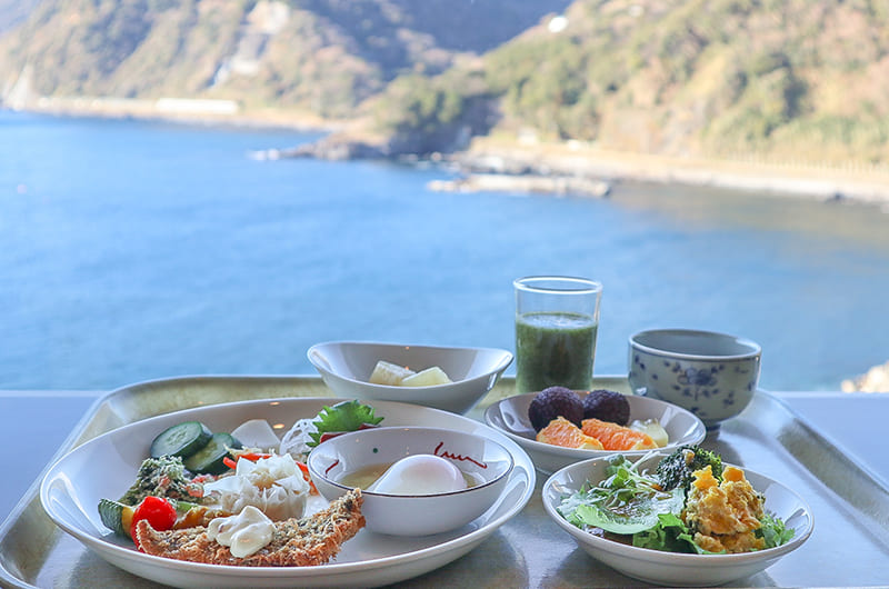 朝食
