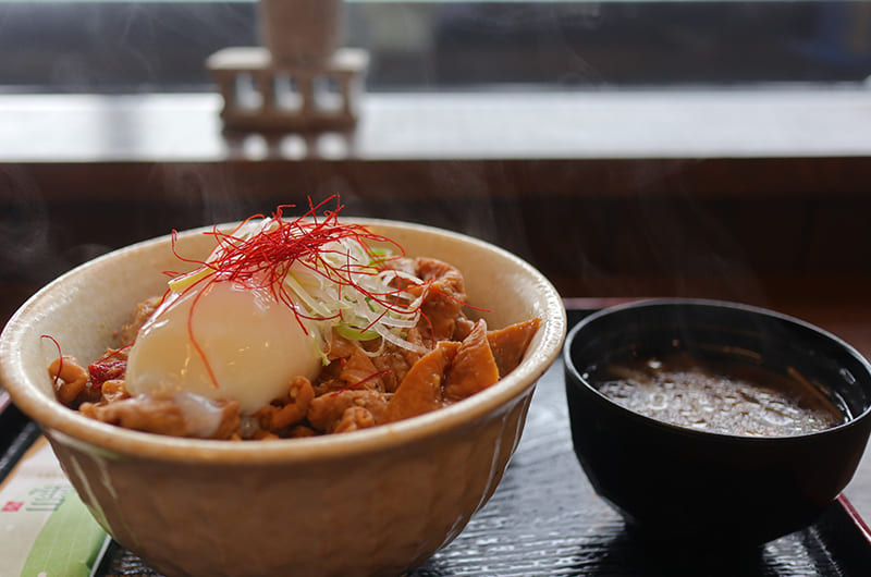 モツ煮丼