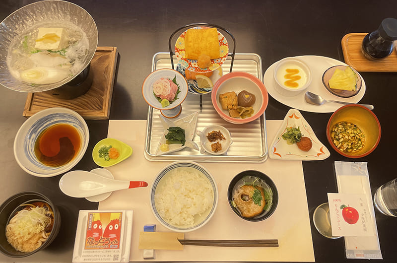 朝食